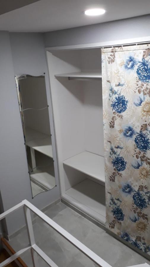 Apartment Duplex Daises